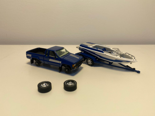 DAMAGED AS-IS 1/64 Johnny Lightning 1985 Toyota SR5 Pickup with Malibu Speed Boat Trailer (Blue) Diecast Models
