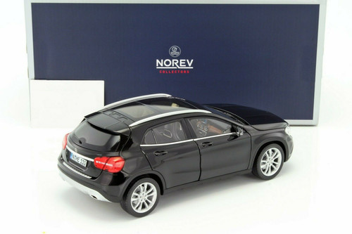 1/18 Mercedes-Benz GLA (Black) Diecast Car Model