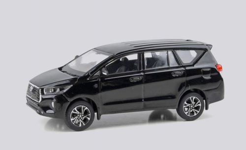 1/64 Paragon 2022 Toyota Innova Attitude (Black) Diecast Car Model