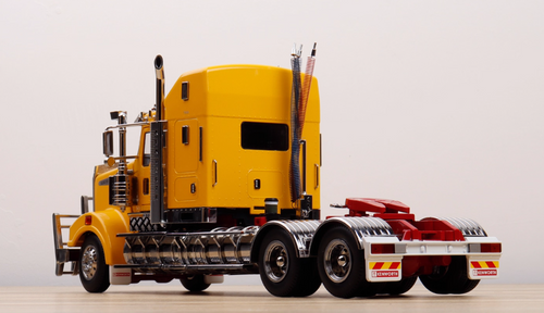 1/32 Exclusive Kenworth T909 (Yellow) Diecast Car Model 1/32 Exclusive Kenworth T909 (Yellow) Diecast Car Model
