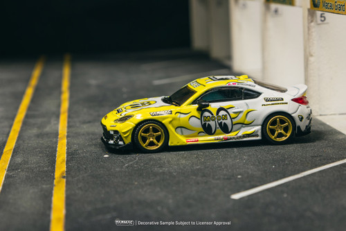 1/64 Tarmac Works Toyota GR86 MOONEYES Diecast Car Model 1/64 Tarmac Works Toyota GR86 MOONEYES Diecast Car Model