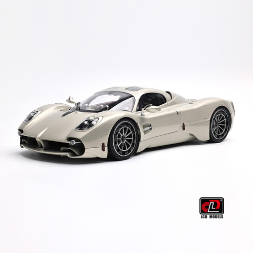 1/18 LCD Pagani Utopia (Champagne Gold) Diecast Car Model 1/18 LCD Pagani Utopia (Champagne Gold) Diecast Car Model