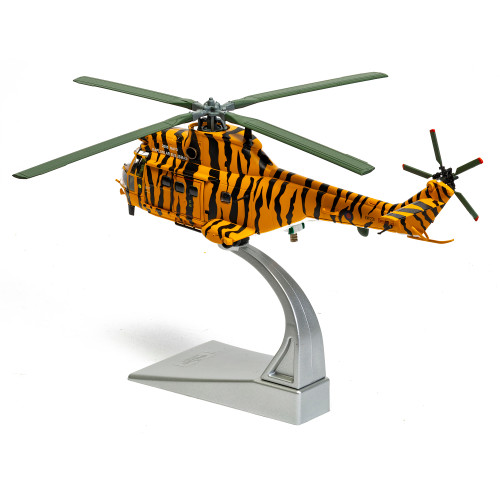 1/72 Corgi Westland Puma HC-1, XW231, RAF 230. Sqn Diecast Model 1/72 Corgi Westland Puma HC-1, XW231, RAF 230. Sqn Diecast Model