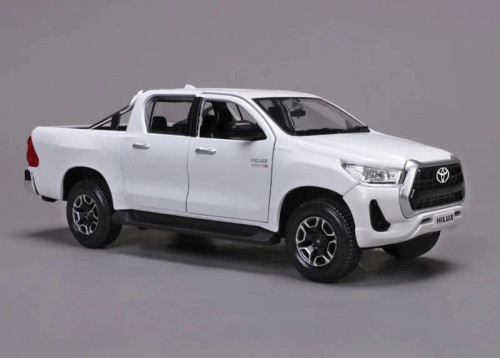 1/24 Maisto Toyota Hilux Pick-Up (White) Diecast Car Model 1/24 Maisto Toyota Hilux Pick-Up (White) Diecast Car Model