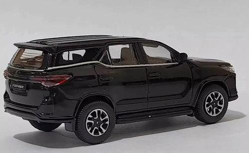 1/64 Paragon Toyota Fortuner Attitude (Black) Diecast Car Model 1/64 Paragon Toyota Fortuner Attitude (Black) Diecast Car Model