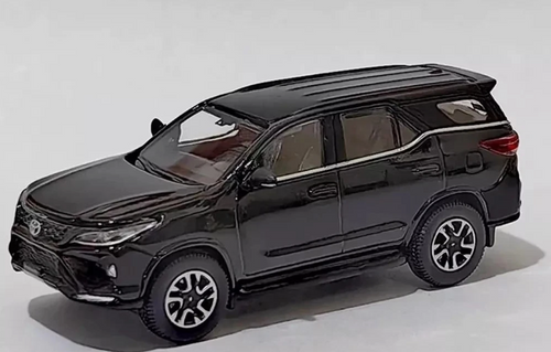 1/64 Paragon Toyota Fortuner Attitude (Black) Diecast Car Model 1/64 Paragon Toyota Fortuner Attitude (Black) Diecast Car Model