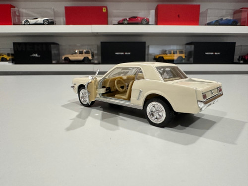 1/36 Kinsmart 1964 1/2 Mustang Hard Top 4.6″ (White) Diecast Car Model (new no retail box) 1/36 Kinsmart 1964 1/2 Mustang Hard Top 4.6″ (White) Diecast Car Model (new no retail box)