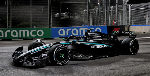 1/43 Minichamps 2025 Formula 1 Mercedes-AMG Petronas F1 Team W16 E Performance Singapore GP Winner #63 George Russell Car Model 1/43 Minichamps 2025 Formula 1 Mercedes-AMG Petronas F1 Team W16 E Performance Singapore GP Winner #63 George Russell Car Model