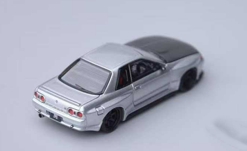 1/64 Focal Horizon FH Nissan Skyline GT-R GTR R32 Garage Active (Silver) Diecast Car Model