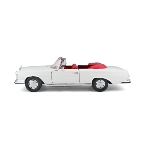 1/18 Maisto 1967 Mercedes-Benz 280SE (White) Diecast Car Model 1/18 Maisto 1967 Mercedes-Benz 280SE (White) Diecast Car Model