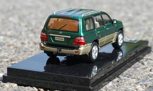 1/64 Dealer Edition Toyota Land Cruiser LC100 (Green) Diecast Car Model