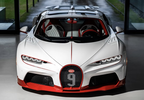 1/18 HH Model Bugatti Chiron SS (Glacier Etoile White with Red Accent) Car Model 1/18 HH Model Bugatti Chiron SS (Glacier Etoile White with Red Accent) Car Model