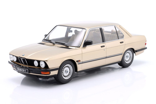 ignition model センチュリー　スケール:1/43 RARE 1/18 AUTOart 1987 BMW M5 E28 WITH OPTION SHADOW-LINE DOLPHIN