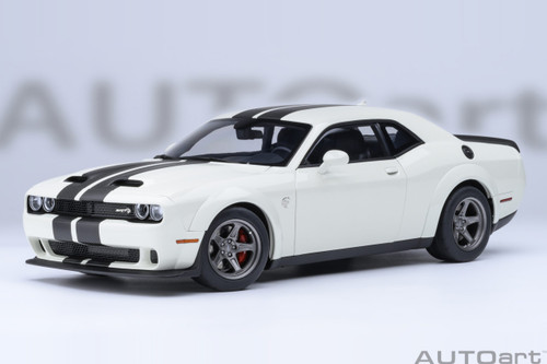 1/18 AUTOart 2023 1/18 Doge Challenger SRT Super Stock (Knuckle White) Car Model
