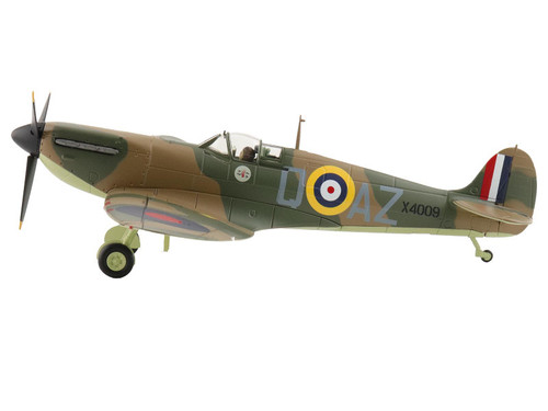 Supermarine Spitfire Mk.1a Fighter Aircraft "X4009 Flight Lieutenant P.C. Hughes" (1940) British Royal Air Force "Air Power Series" 1/48 Diecast Model by Hobby Master