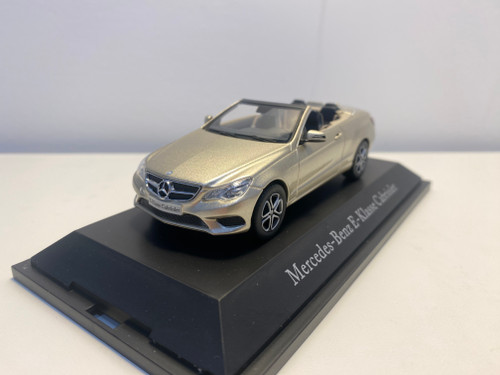 NO BOX AS-IS 1/43 Dealer Edition 2013 Mercedes-Benz E-Class E-Klasse Cabriolet (Argonit Silver) Diecast Car Model