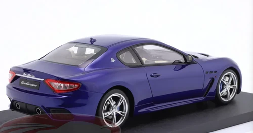 1/18 TrueScale 2017 Maserati GranTurismo (Blue) Car Model