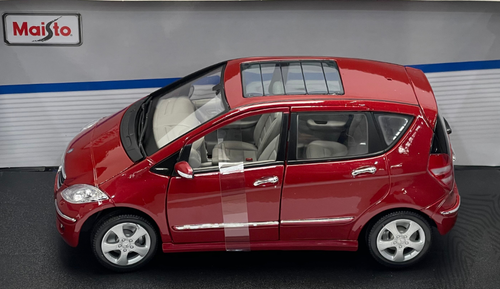 1/18 Maisto Mercedes-Benz A-Class 4-Door (Red) Diecast Car Model