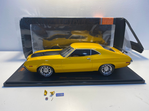 DAMAGED AS-IS 1/18 Ixo 1972 Ford Gran Torino Sport (Yellow Metallic) Diecast Car Model