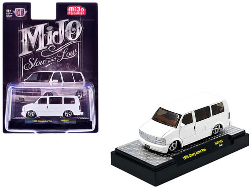 1/64 M2 Machines 1995 Chevrolet Astro Van Custom Slow & Low (White) Diecast Car Model