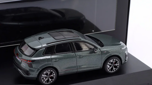 1/43 Dealer Edition 2026 Audi Q3 SUV (Sage Green) Car Model