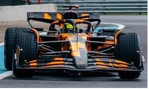 1/18 Minichamps 2026 Formula 1 McLaren Mastercard F1 Team MCL40
