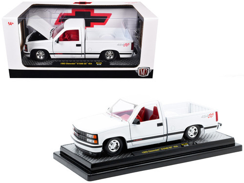 1/24 M2 Machines  1993 Chevrolet C1500 SS 454 (White) Diecast Car Model