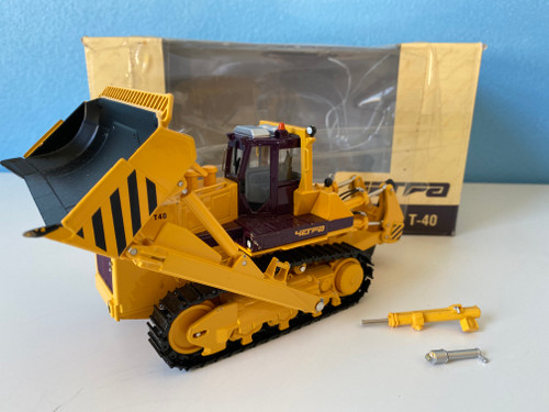 Damaged 1/43 RUSSIAN CHETRA T40 T-40 BULLDOZER DIECAST MODEL