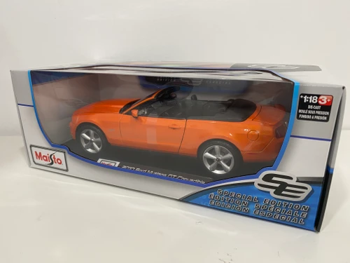 1/18 Maisto 2010 Ford Mustang GT Convertible (Orange) Diecast Car Model