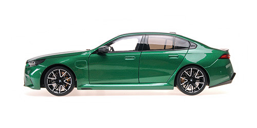 1/18 Minichamps 2024 BMW M5 G90 (Green) Diecast Car Model