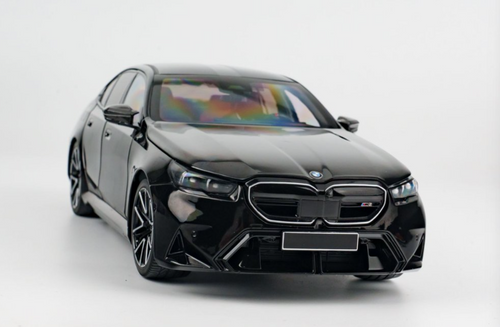1/18 Minichamps 2024 BMW M5 G90 (Black Metallic) Diecast Car Model