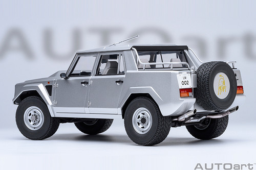 1/18 AUTOart Lamborghini LM002 (Argento Metallic Silver) Car Model