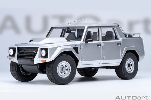 1/18 AUTOart Lamborghini LM002 (Argento Metallic Silver) Car Model