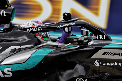 1/43 Spark Mercedes-AMG PETRONAS Formula One Team W17 No.12 Winner