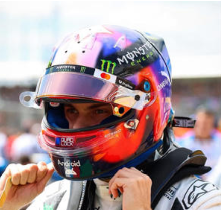 1/5 Spark McLaren Mastercard F1 Team - Oscar Piastri - British GP 2026 Helmet Model