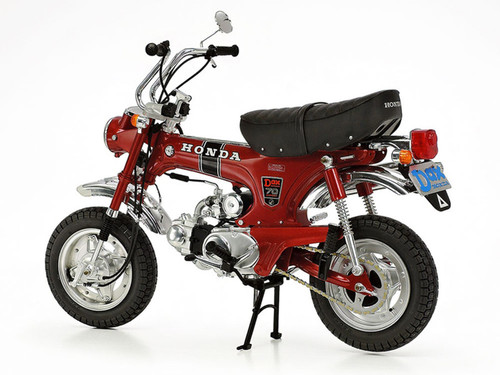 Model Kit Dax Honda Export 70 Motorcycle 1/6 Scale Model by Tamiya