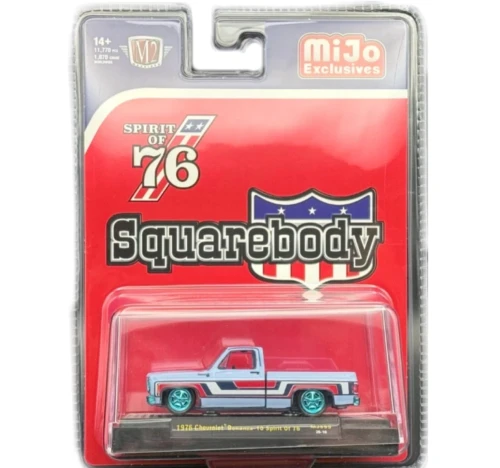 CHASE CAR 1/64 M2 Machines 1976 Chevrolet Silverado Bonanza-10 SPIRIT OF 76 Squarebody USA Special Edition (Blue) Diecast Car Model