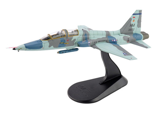 Northrop AT-38B Talon Aircraft "63-8172 479th TTW LIFT Trainer NASA" (1980s) United States Air Force "Air Power Series" 1/72 Diecast Model by Hobby Master