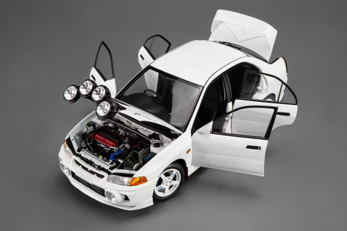 1/18 Motorhelix Mitsubishi Lancer Evolution Evo IV GSR (White) with Bonnet Rally Lamp Pod Diecast Car Model