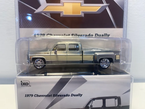 CHASE CAR 1/64 Ixo 1979 Chevrolet Silverado C30 Crew Cab Dually Lowered (Chrome Silver & Santa Fe Tan) Diecast Car Model