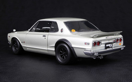 1/18 KYOSHO NISSAN SKYLINE 2000 GT-R GTR (KPGC10) w/ F SPOILER RS