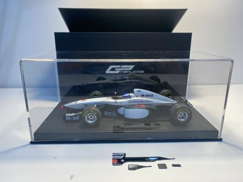 DAMAGED AS-IS MISSING PARTS 1/18 GP Replicas 1997 Formula 1 Mika Häkkinen McLaren MP4/12 #9 Winner Europe GP Car Model with Driver Figure