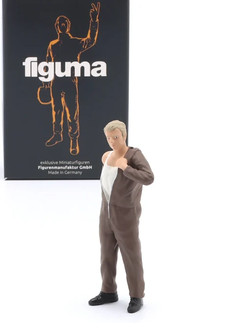1/18 Figurenmanufaktur Mechanic with Brown Overall Gets Dressed Figure