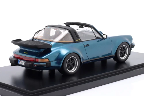 1/18 Dealer Edition 1987 Porsche 911 930 Turbo Targa (Amazonian Green Metallic) Car Model