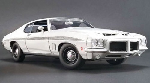 1/18 1963 Pontiac LeMans Coupe (Green) Diecast Car Model