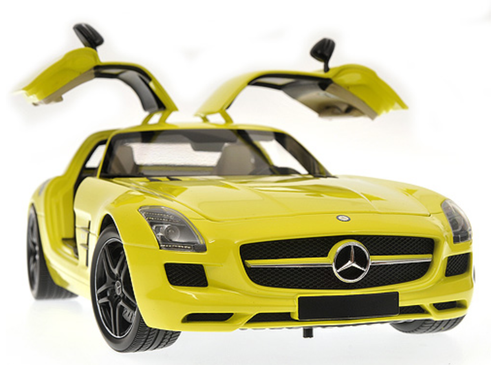 1/18 Minichamps 2010 Mercedes-Benz SLS AMG (yellow) Diecast Car Model
