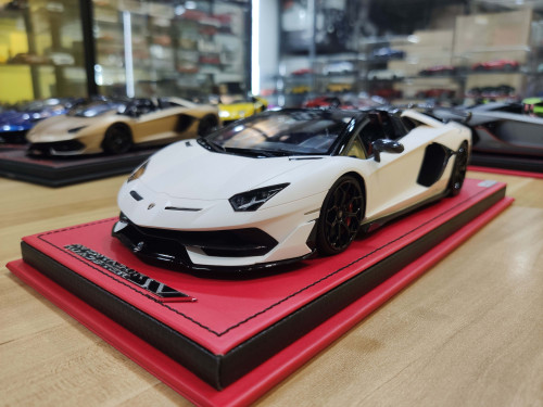 1/18 MR Lamborghini Aventador SVJ Roadster (White) Resin Car