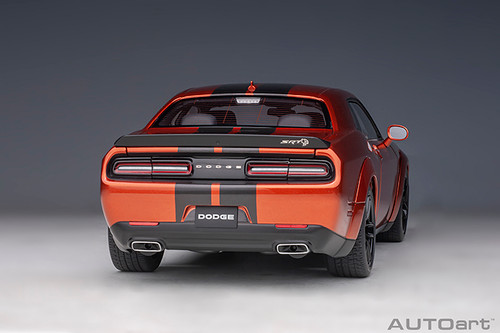 1/18 AUTOart 2018 Dodge Challenger SRT Hellcat Widebody (Orange) Car Model