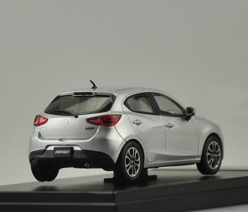 1/43 Dealer Edition Mazda 2 / Demio (Silver)