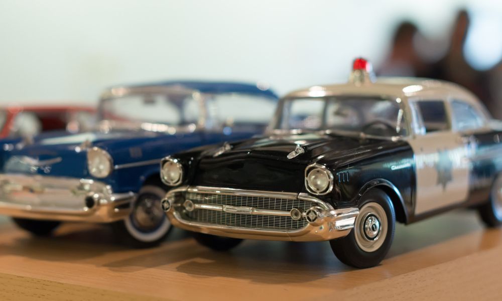 Diecast vs. Resin Model Cars Which Is Better?
